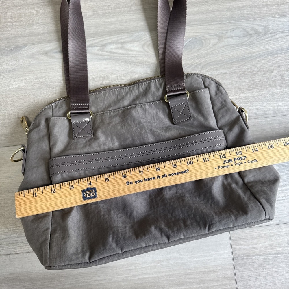 Kipling Dolan Nylon Patent Leather Shoulder Bag Beige Taupe Brown Gold Like New - Picture 11 of 16